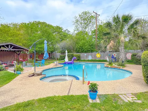 1208 Lexington Sq, Corsicana, TX 75110