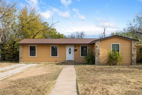 2404 Southside Dr, Brownwood, TX 76801