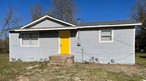 621 E Fm 64 Hwy, Ladonia, TX 75449