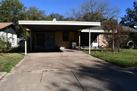 705 Yale Dr, Lancaster, TX 75134