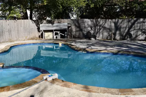 Exterior - 705 Yale Dr, Lancaster, TX 75134 photo 3 of 4