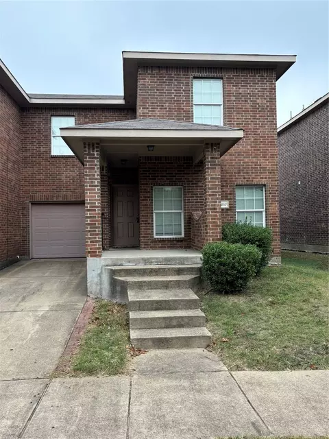 2217 Stonebrook Ln, Mesquite, TX 75181