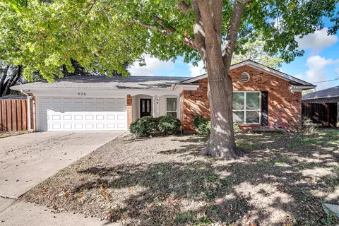 906 Kristin Ct, Arlington, TX 76012