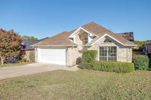 1467 Morrison Dr, Fort Worth, TX 76112