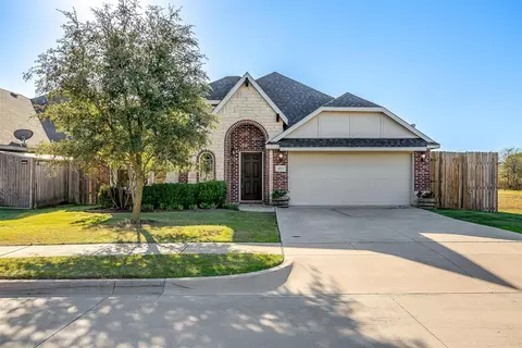 803 Lakeview Dr, Alvarado, TX 76009