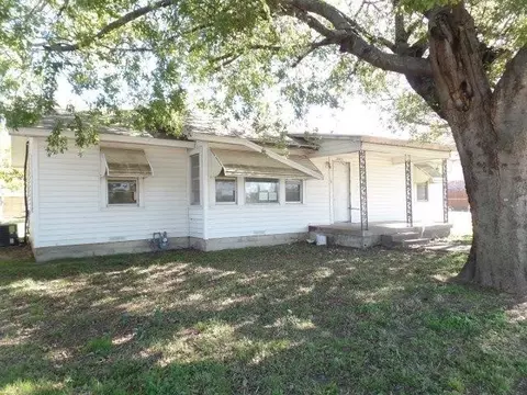 2802 N Masters Dr, Dallas, TX 75227