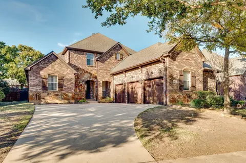 911 Hondo Rd, Lantana, TX 76226