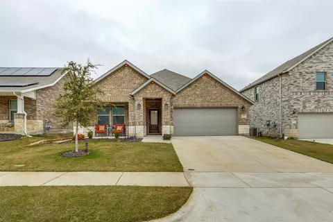 209 Briarwood Ln, Lake Dallas, TX 75065