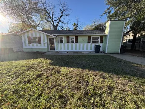 7240 Van Natta Ln, Fort Worth, TX 76112