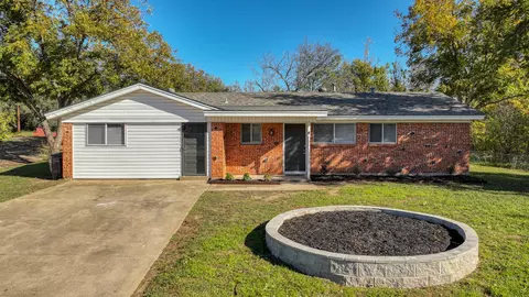 310 Hogle St, Weatherford, TX 76086