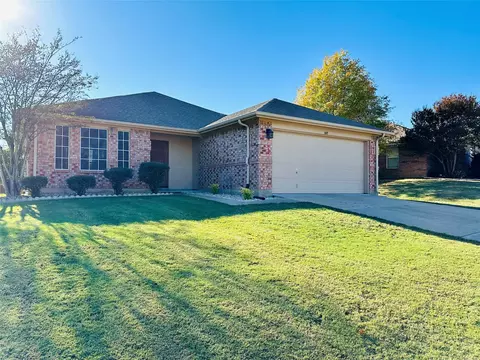 849 Edgehill Rd, Burleson, TX 76028