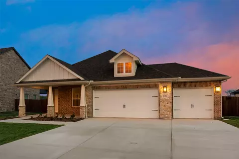 104 Aero Vista Dr, Caddo Mills, TX 75135