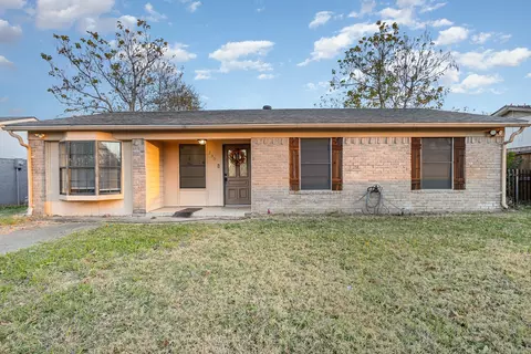 230 Redwood St, Mesquite, TX 75181