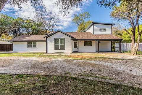 421 SE 13th St, Grand Prairie, TX 75051