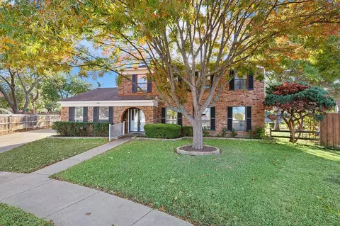3513 Andover Ct, Bedford, TX 76021