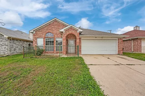 808 W Colony Dr, Arlington, TX 76001