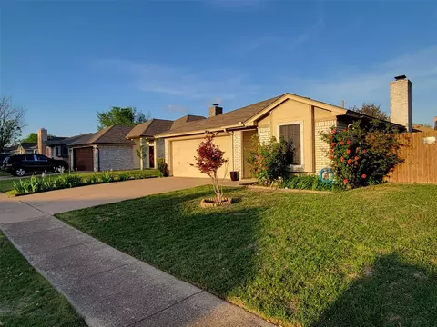 7129 Wagonwheel Rd, Fort Worth, TX 76133