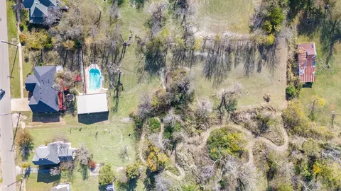 1101 8th St, Honey Grove, TX 75446