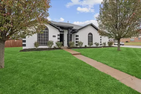 1124 Urban Dr, Desoto, TX 75115