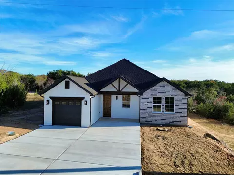 5831 Barkridge Dr, Granbury, TX 76048
