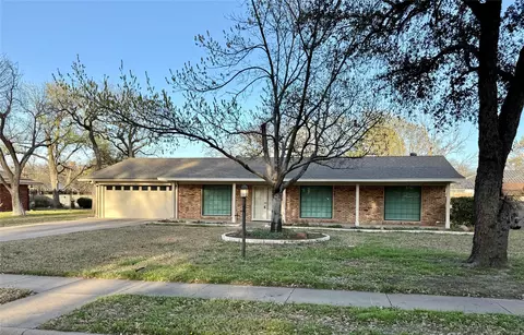 1807 Cresthaven Dr, Pantego, TX 76013