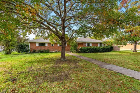 211 Whisenant Dr, Allen, TX 75013