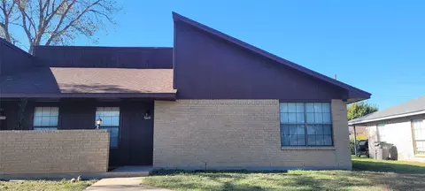 1727 Creekview Dr, Glenn Heights, TX 75154