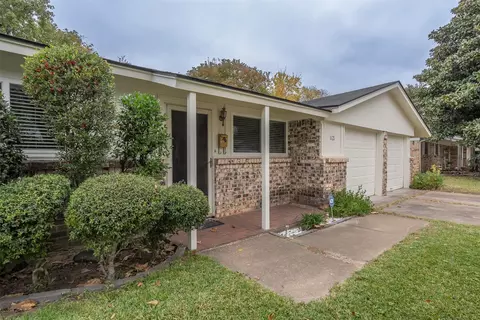 1121 Belle St, Bedford, TX 76022