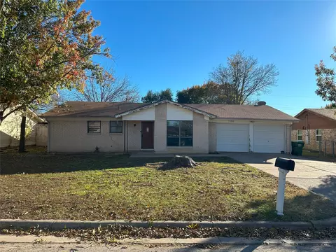 1202 SE 21st St SE, Mineral Wells, TX 76067