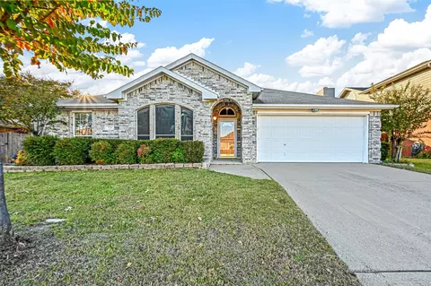 729 Covent Garden Pl, Midlothian, TX 76065
