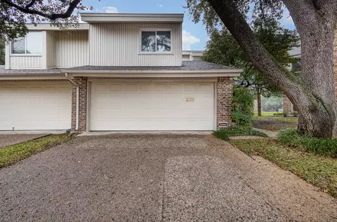 2926 Woodcroft Cir, Carrollton, TX 75006