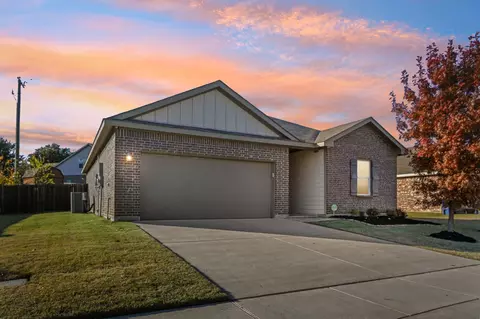 508 Swift Current Dr, Crowley, TX 76036