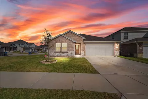 10524 Katalpa Dr, Fort Worth, TX 76179