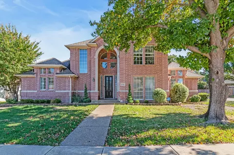 2700 Willow Creek Ct, Bedford, TX 76021
