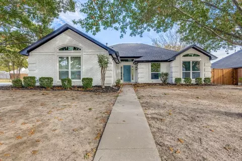 302 College St S, Keller, TX 76248