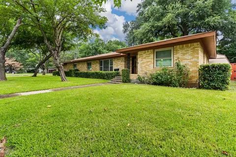 1417 W Tucker Blvd, Arlington, TX 76013