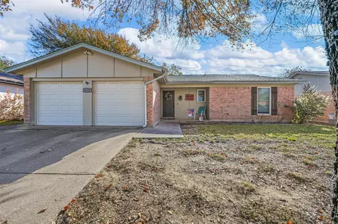 Exterior - 6232 Stardust Dr S, Watauga, TX 76148 photo 2 of 7