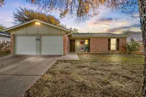 Exterior - 6232 Stardust Dr S, Watauga, TX 76148 photo 3 of 7