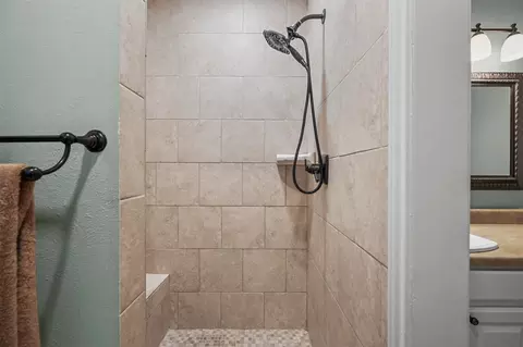 Bath - 6232 Stardust Dr S, Watauga, TX 76148 photo 4 of 4