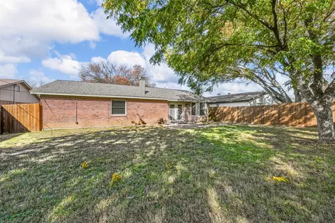 Exterior - 6232 Stardust Dr S, Watauga, TX 76148 photo 5 of 7