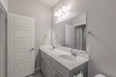 Bath - 2008 Eagle Blvd, Haslet, TX 76052 photo 4 of 4
