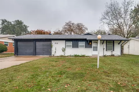 212 NW Jayellen Ave, Burleson, TX 76028