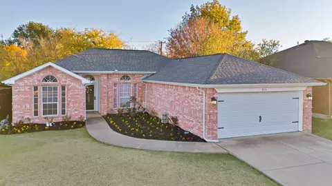 814 Valleybrooke Dr, Arlington, TX 76001