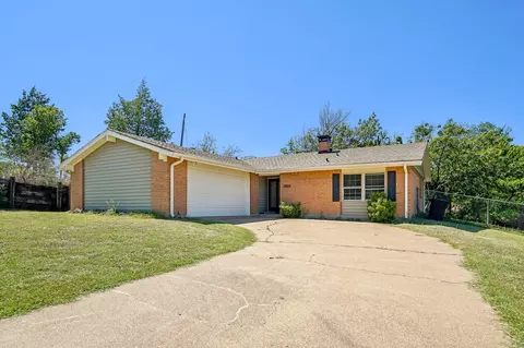 1304 Lynn St, Weatherford, TX 76086