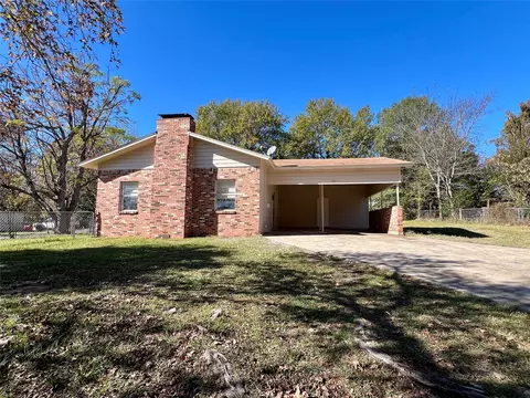 605 Graham St, Mineola, TX 75773