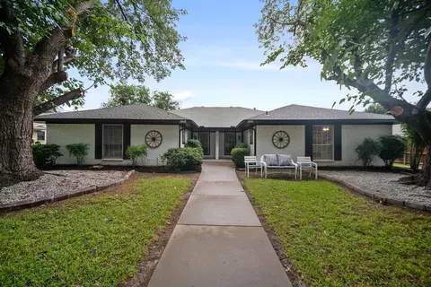 2808 Clear Springs Dr, Plano, TX 75075