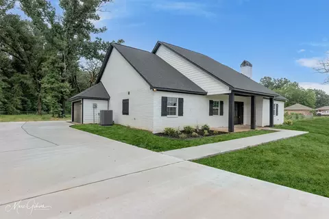 396 Collinswood Dr, Stonewall, LA 71078