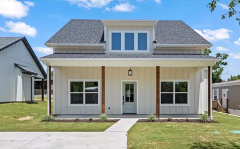 3226 Brazos River Dr, Granbury, TX 76048