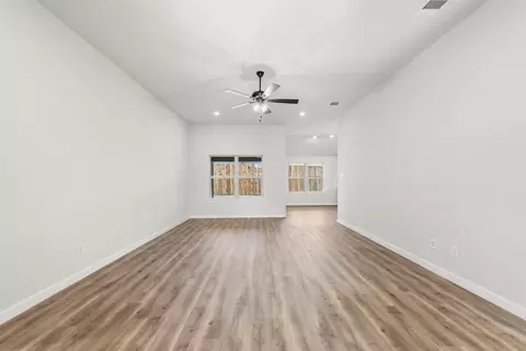 1102 Holly St, Cleburne, TX 76033 photo 6