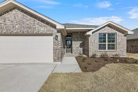 1102 Holly St, Cleburne, TX 76033